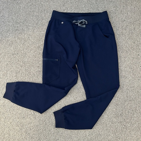 FIGS Women’s Zamora Jogger Scrub Pant. Size Small. Regular length. Navy Color. - Picture 1 of 5